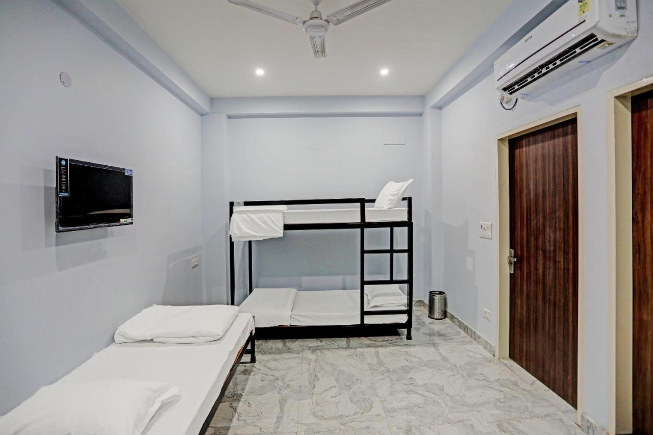 Hostel S B Near New Delhi Train Station Buitenkant foto